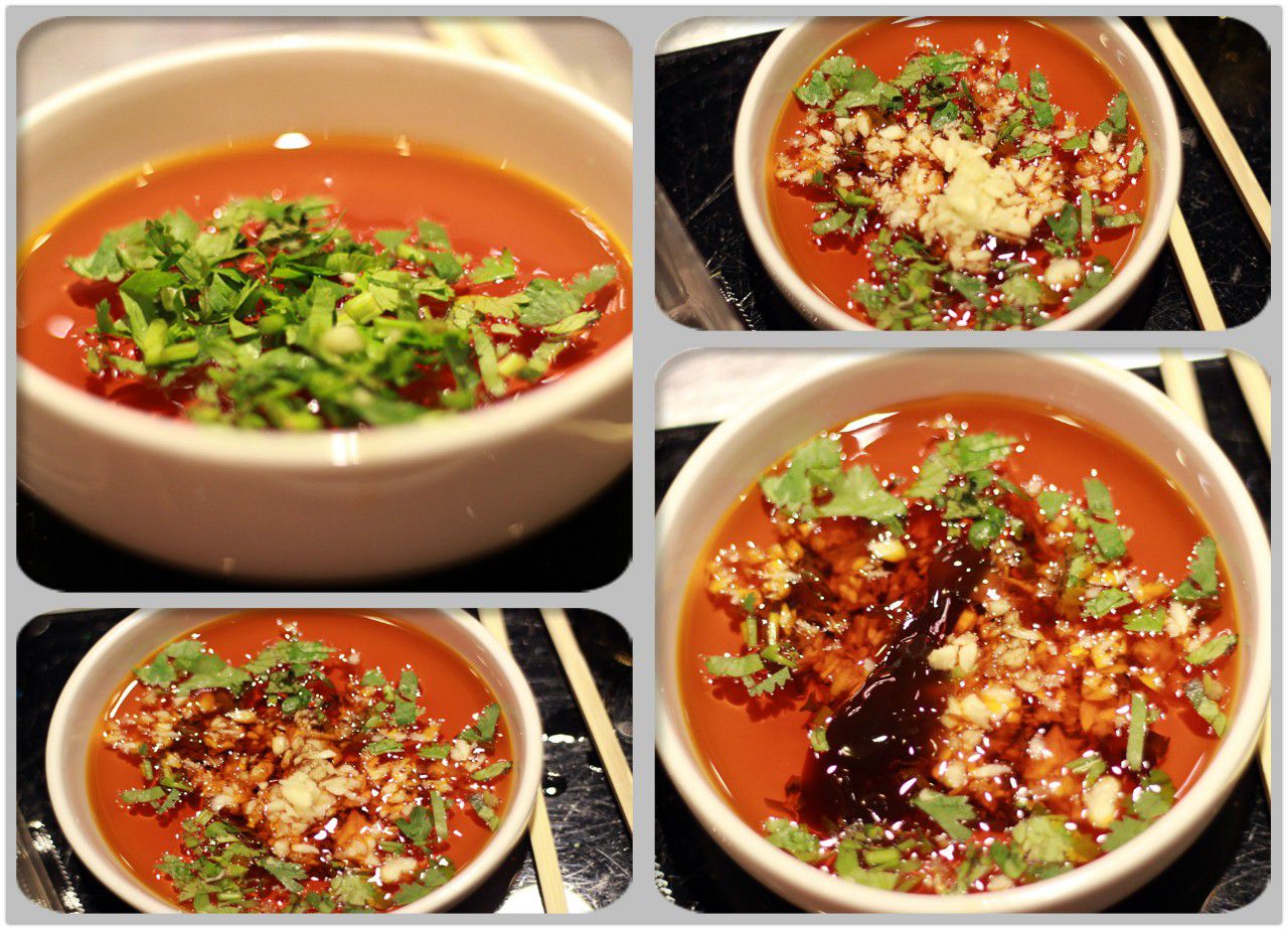 在成都吃的火锅哦,味碟很特别