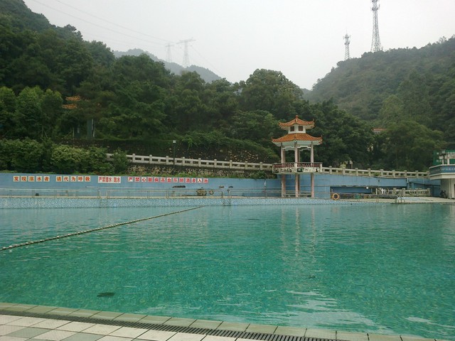 太和古洞游泳咯.