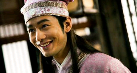 后面演的唐伯虎简直是不忍直视,一代才子就会装疯卖傻,以为自己萌萌哒