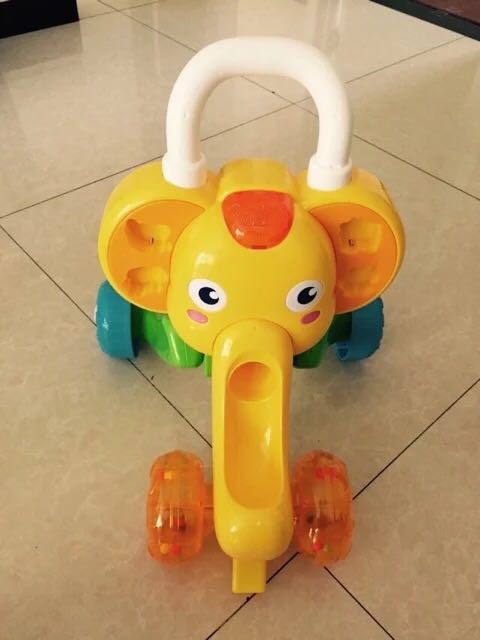 转让九九成新澳贝学步车