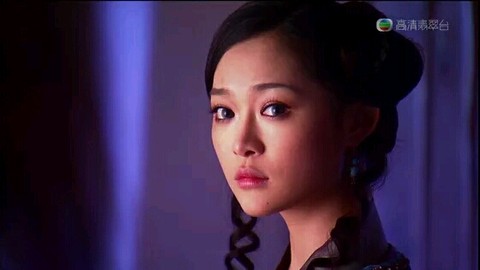 小昭被脚镣锁住,她是怎么换内内的?