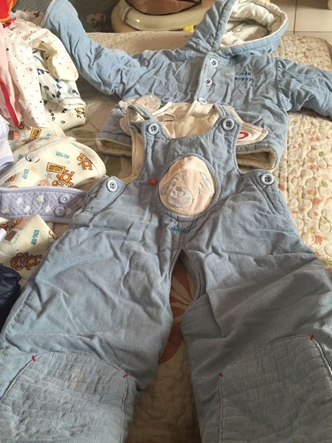 宝宝以前的衣服,还有新的