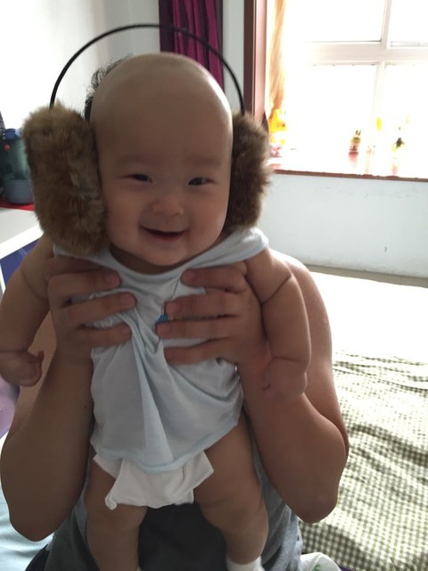 3月1日正午出生的,男娃儿18斤了70公分高