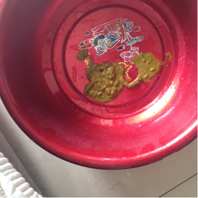 我家宝宝,一个星期拉一次便便,今天拉的和往常1不大一样,是不是不消化