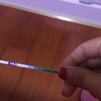 30天 晚上早孕试纸测的一条线 可是连续两天用排卵试纸测的是两天线