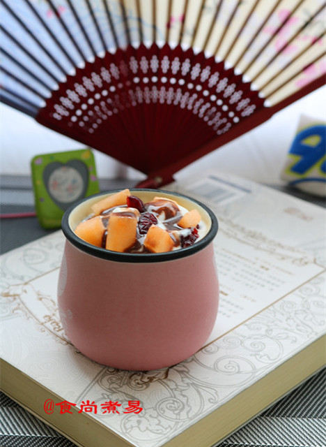 【家常美食】—— 哈密瓜蔓越莓酸奶杯