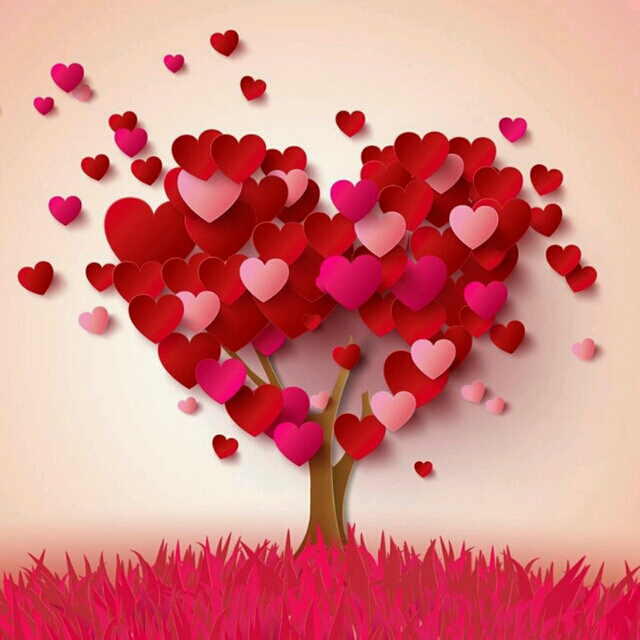 宝宝3个多月总是吃手,家里老人让她吃苹果块