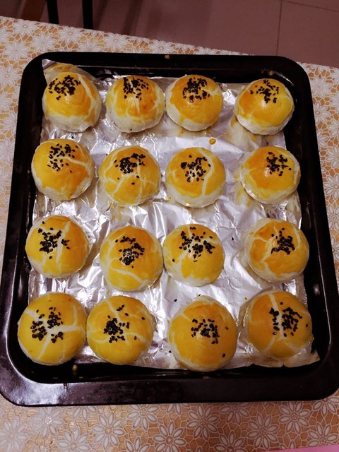 椰蓉奶黄酥(附教程)_因为昨天跟今天都发了红豆沙馅的做法的帖_宝宝树